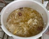 A picture of step 4 of Peach Gum Longan Chinese Dessert.
