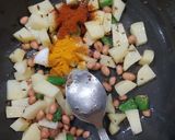 A picture of step 2 of Sabudana Khichdi.