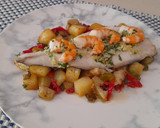 Foto del paso 6 de la receta: Lubina al ajillo con salteado de verduras