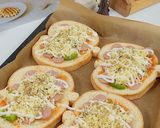 Foto langkah ke 3 dari resep Pizza Roti Tawar.