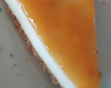 Foto del paso 5 de la receta: Tarta de cuajada y galleta con mermelada de melocotón