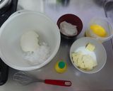 A picture of step 1 of A cheesecake Made with Yogurt.