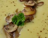 Póréhagymás cukkini krémleves, pirított gombával! recept fázis 8 fotója
