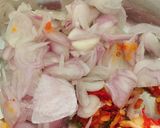 รูปขั้นตอนการทำที่ 3 ของ ยำตำลึงอกไก่สับ
