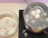 A picture of step 4 of Round Kushi-Dango for Moon-Viewing Parties.