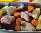 Foto del paso 2 de la receta: Pollo al vino tinto