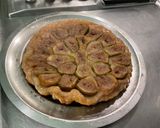 Une image de l'étape 7 de Tarte feuilletée renversée aux figues blanches et gelée pomme citron vert.