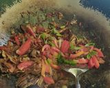 Foto langkah ke 3 dari resep Tumis Ikan Asin pedas.