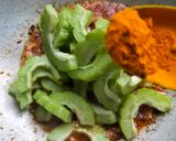 Gambar langkah 2 resipi Peria Goreng Pecah Telur.