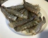 Hình bước làm 1 của món Sushi Tôm và Cá Hồi