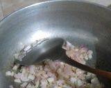 A picture of step 5 of Sooji Ring Chilli Masala.