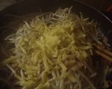 A picture of step 2 of Simple and Quick Bean Sprouts with Cheese.