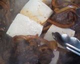 A picture of step 3 of Firm Tofu & Pork Stir-Fried with Ginger.
