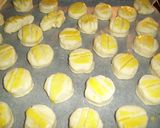 Hajtogatott (hidegen kelt) zsíros pogácsa recept fázis 3 fotója