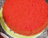 Foto del paso 4 de la receta: Bizcochuelo rojo con dulce de leche, chocolate y frutillas