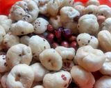 A picture of step 2 of Peanuts & Makhana.
