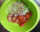Foto del paso 2 de la receta: Ensalada completa con aguacate para 2