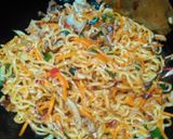 Foto langkah ke 3 dari resep Mie goreng jawa pedas.