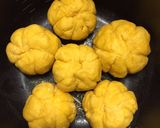 A picture of step 4 of Pumpkin scone.