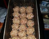 A picture of step 16 of Meatballs with Peas and Carrots in a Pressure Cooker.