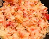 Hình bước làm 2 của món Lườn gà xào hành tây
