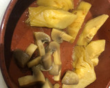 Foto del paso 6 de la receta: Salmón en salsa de cava con alcachofa y champiñones