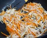 A picture of step 9 of Enoki Mushroom Omelette.