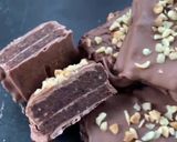 Foto del passaggio 5 della ricetta Brownies ai Datteri senza Cottura