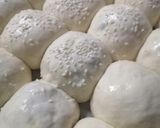 A picture of step 8 of Mini buns with mayo chicken filled.