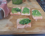 Foto del paso 6 de la receta: Pastel de salmón con pesto de espinacas y patatas a la menta