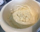 Une image de l'étape 10 de Gâteau aux groseilles noires, citron et crème.