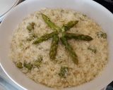 Foto del passaggio 10 della ricetta Risotto con asparagi