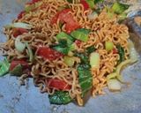Foto langkah ke 5 dari resep Mie Goreng Bumbu Kacang.