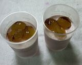 A picture of step 10 of Grape Mousse.