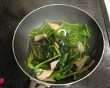A picture of step 4 of Spinach and Ham with Eggs.