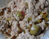 A picture of step 1 of Simple tuna salad.