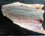 Foto del paso 2 de la receta: Lubina a la espalda con verduritas