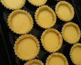 Foto langkah ke 6 dari resep Pie Susu Toping Kurma.