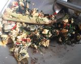 Foto langkah ke 4 dari resep Nasi Goreng Daun Mengkudu.