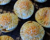 A picture of step 5 of Pumpkin Hand Pies.