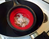 A picture of step 3 of Mexican shrimp soup (Caldo de Camarón).