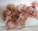 A picture of step 2 of Ginger Pork with Grated Daikon Radish.