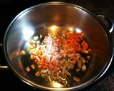 Foto del paso 1 de la receta Merluza y gambas con espinaca