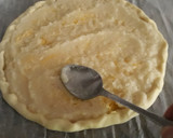 Foto del paso 3 de la receta: Hojaldre de cebolla, panceta y huevo duro