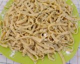Foto langkah ke 4 dari resep Kue Bawang Crispy.