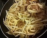 A picture of step 5 of Fried Udon Noodles.