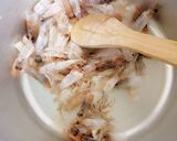 Gambar langkah 2 resipi Tom Yam Goong Udang.