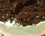 A picture of step 7 of Frozen Grasshopper Torte.