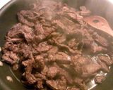 A picture of step 1 of bistek gisado.