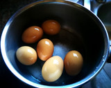 Foto del paso 1 de la receta: Huevos rellenos con atún